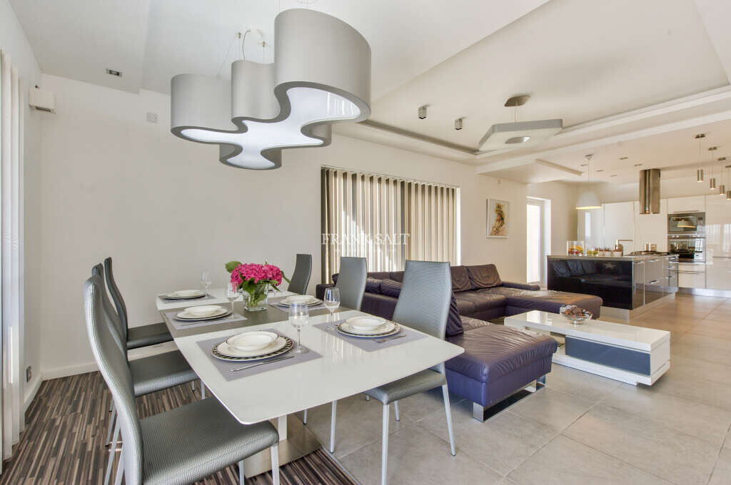 Fort Cambridge, 2 Bedrooms Bedrooms, ,1 BathroomBathrooms,For Sale,FRSA-035996