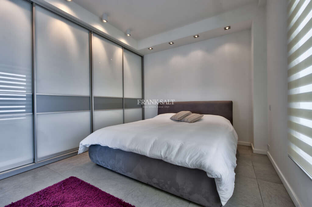 Fort Cambridge, 2 Bedrooms Bedrooms, ,1 BathroomBathrooms,For Sale,FRSA-035996