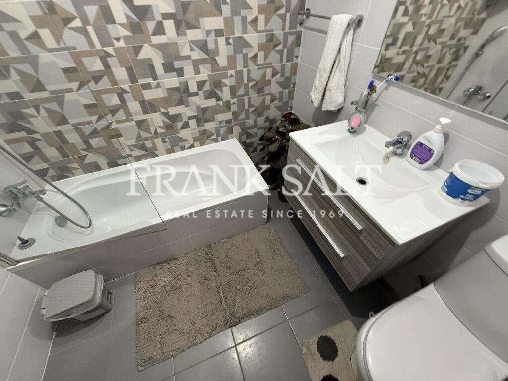 Attard, 1 Bedroom Bedrooms, ,1 BathroomBathrooms,For Sale,FRSA-617528