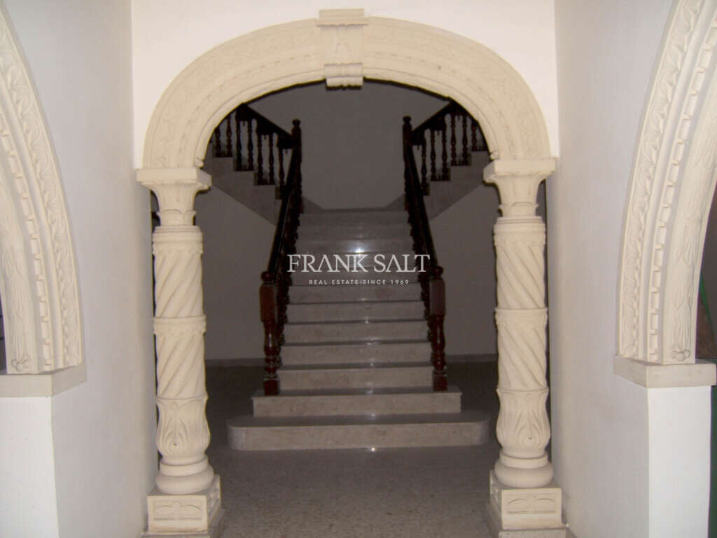 Paola, 3 Bedrooms Bedrooms, ,For Sale,FRSA-417931