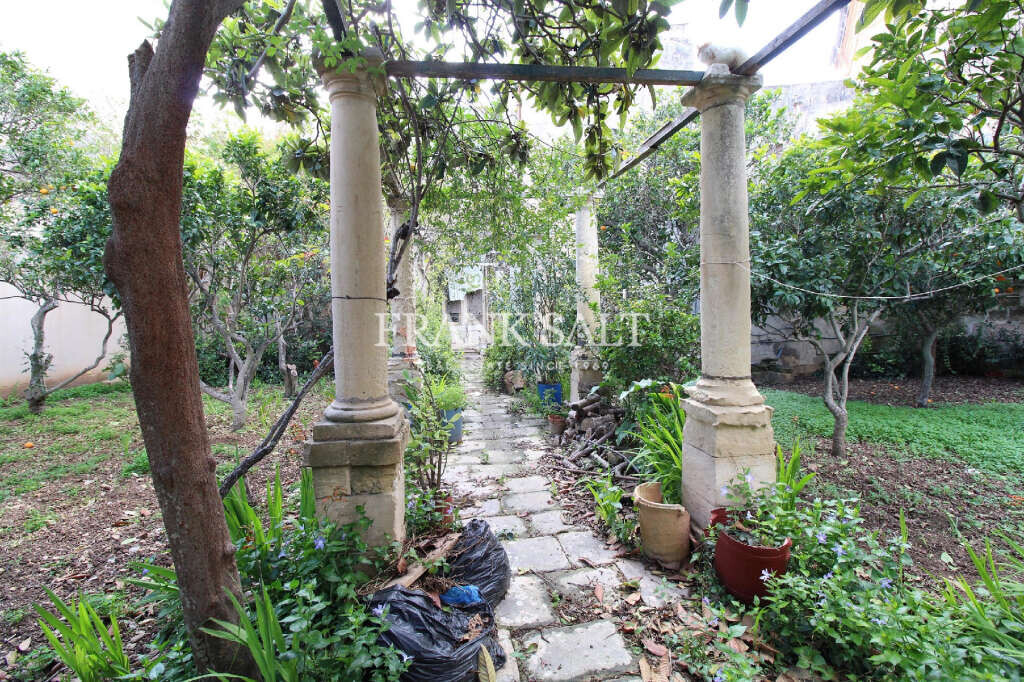 Luqa, 3 Bedrooms Bedrooms, ,2 BathroomsBathrooms,For Sale,FRSA-750088