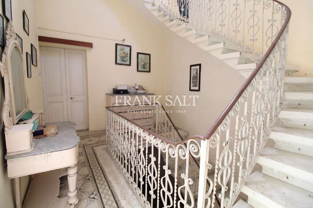 Luqa, 3 Bedrooms Bedrooms, ,2 BathroomsBathrooms,For Sale,FRSA-750088