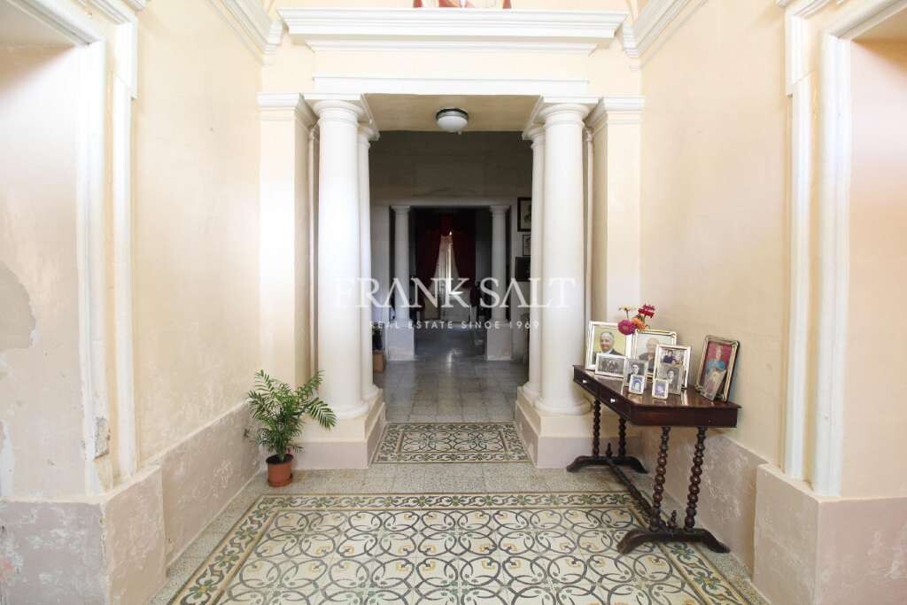 Luqa, 3 Bedrooms Bedrooms, ,2 BathroomsBathrooms,For Sale,FRSA-750088