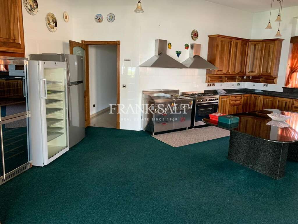 Mellieha, 7 Bedrooms Bedrooms, ,4 BathroomsBathrooms,For Sale,FRSA-701139