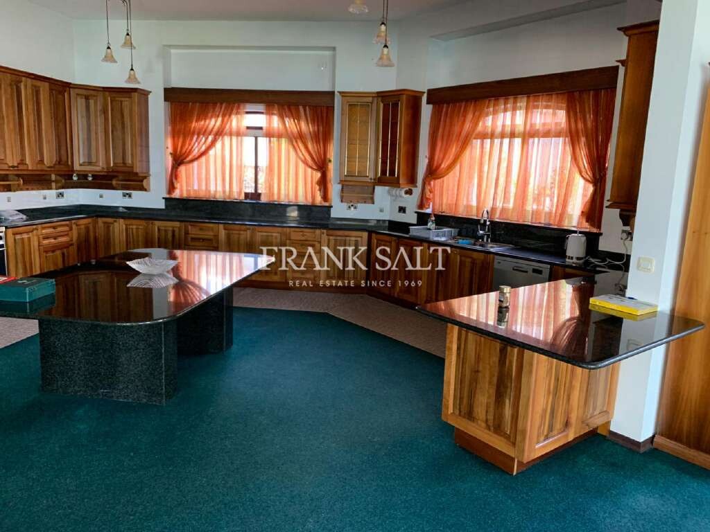 Mellieha, 7 Bedrooms Bedrooms, ,4 BathroomsBathrooms,For Sale,FRSA-701139