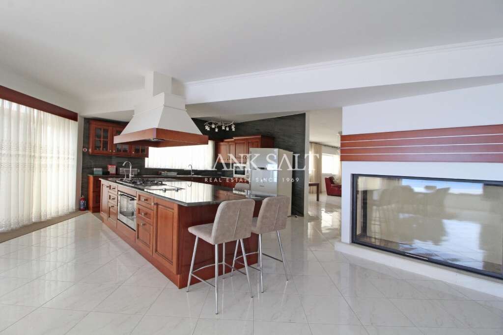 Mellieha, 7 Bedrooms Bedrooms, ,4 BathroomsBathrooms,For Sale,FRSA-701139