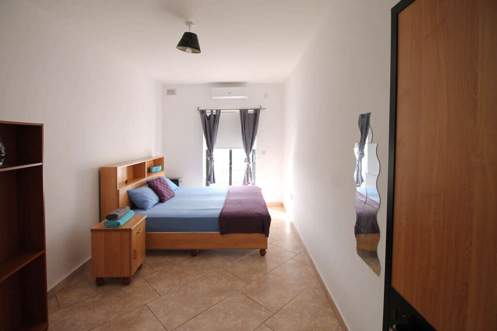 Gzira, 2 Bedrooms Bedrooms, ,1 BathroomBathrooms,For Sale,FRSA-312150