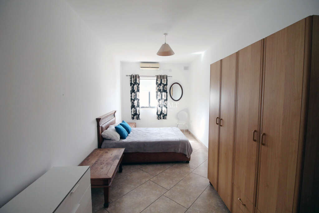 Gzira, 2 Bedrooms Bedrooms, ,1 BathroomBathrooms,For Sale,FRSA-312150