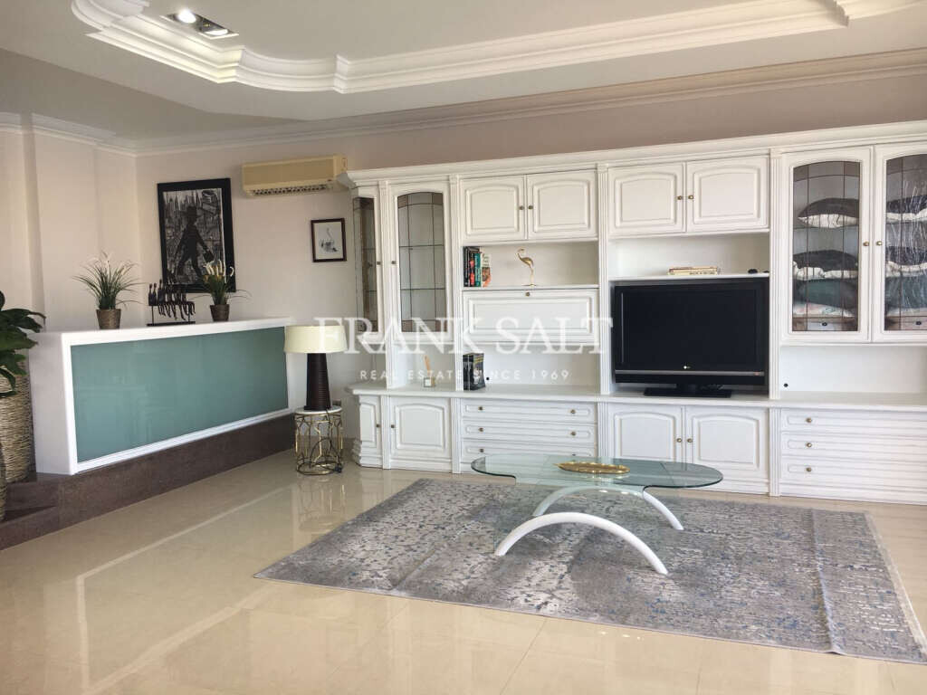 Sliema, 3 Bedrooms Bedrooms, ,1 BathroomBathrooms,For Sale,FRSA-912997