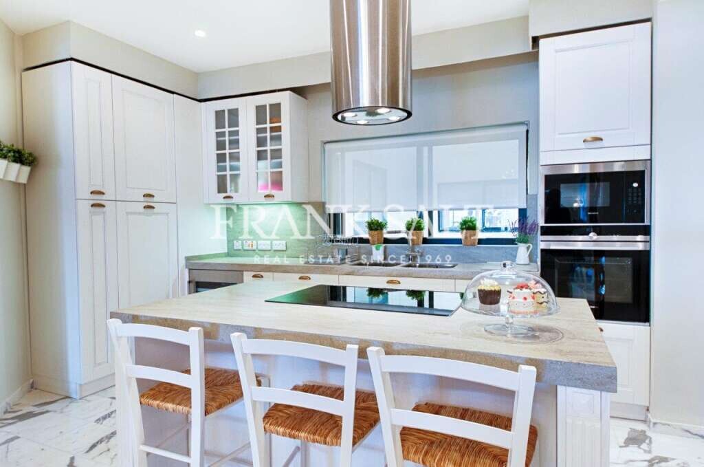 Sliema, 3 Bedrooms Bedrooms, ,1 BathroomBathrooms,For Sale,FRSA-912967