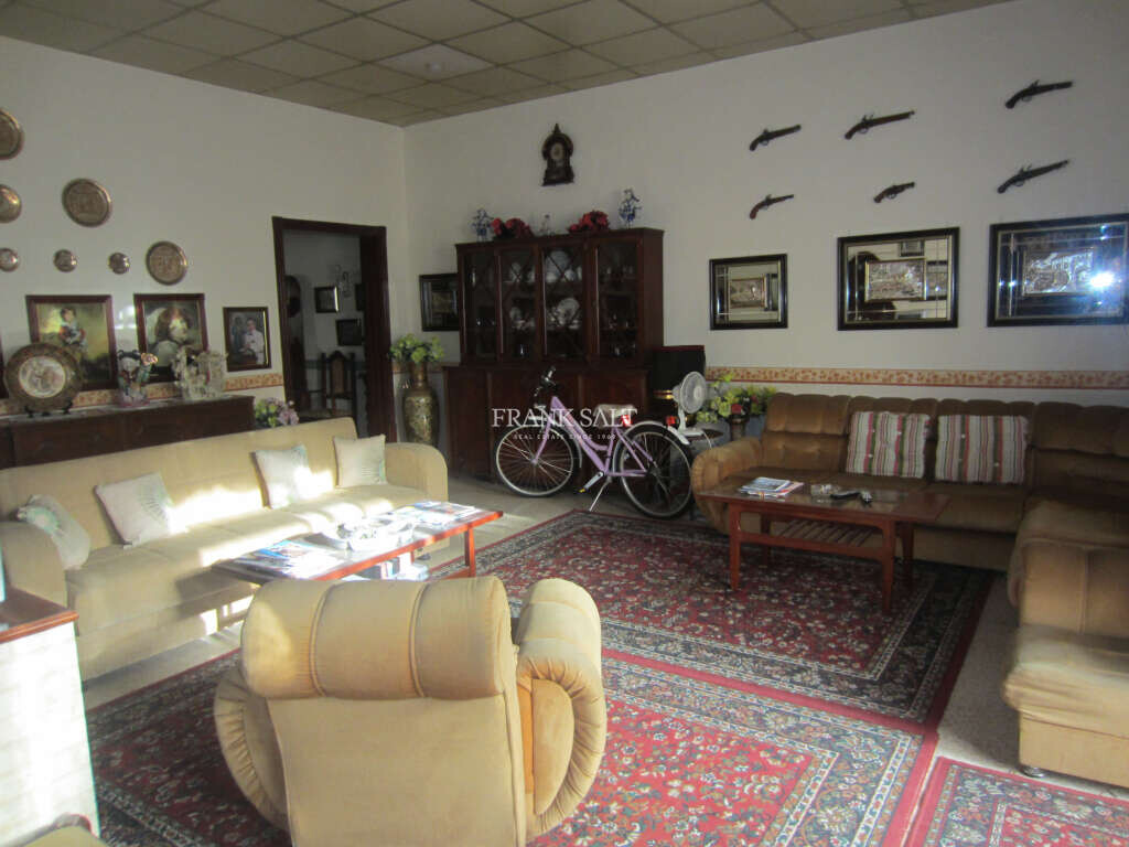 Paola, 2 Bedrooms Bedrooms, ,2 BathroomsBathrooms,For Sale,FRSA-417248