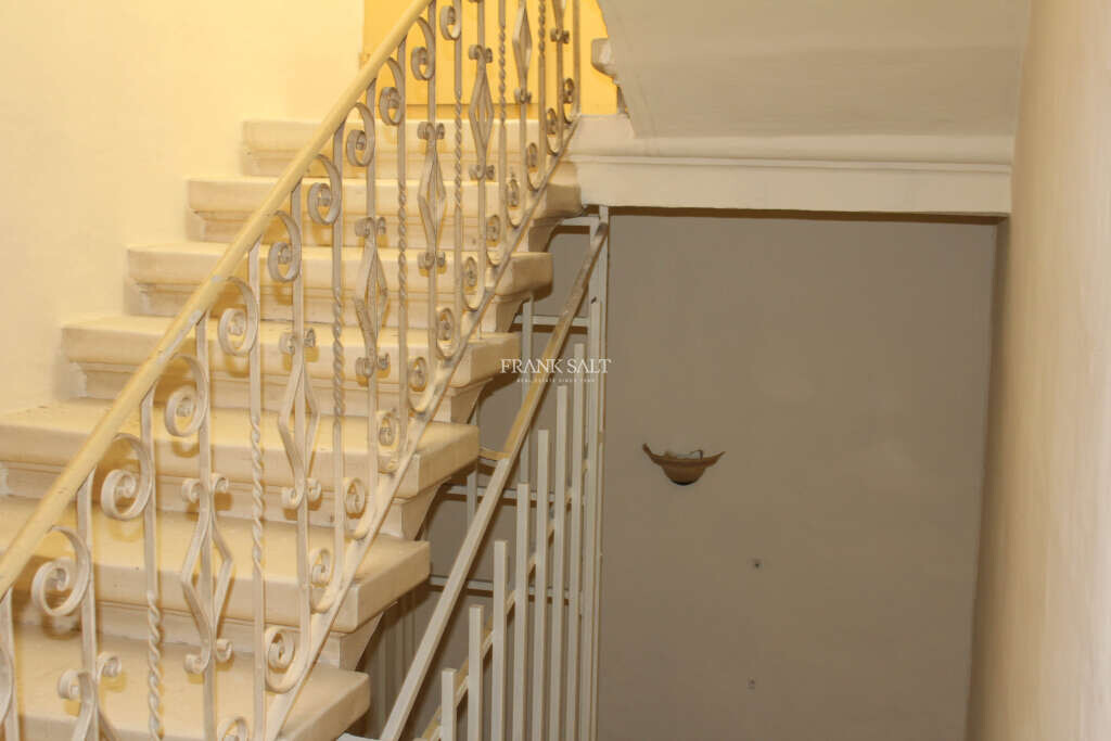 Birkirkara, 4 Bedrooms Bedrooms, ,1 BathroomBathrooms,For Sale,FRSA-416973