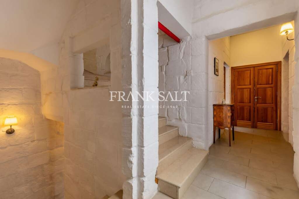 St Julians, 7 Bedrooms Bedrooms, ,2 BathroomsBathrooms,For Sale,FRSA-316402