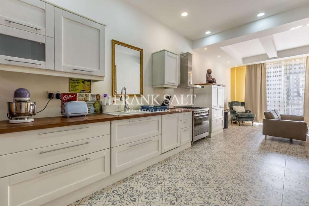 St Julians, 7 Bedrooms Bedrooms, ,2 BathroomsBathrooms,For Sale,FRSA-316402