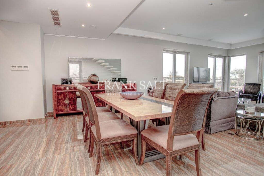 Siggiewi, 3 Bedrooms Bedrooms, ,3 BathroomsBathrooms,For Sale,FRSA-316306