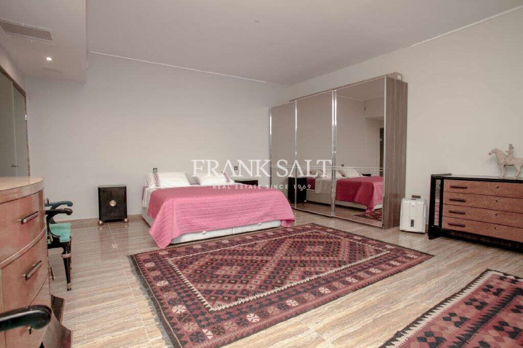 Siggiewi, 3 Bedrooms Bedrooms, ,3 BathroomsBathrooms,For Sale,FRSA-316306