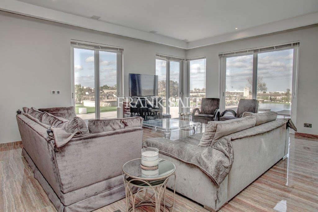 Siggiewi, 3 Bedrooms Bedrooms, ,3 BathroomsBathrooms,For Sale,FRSA-316306