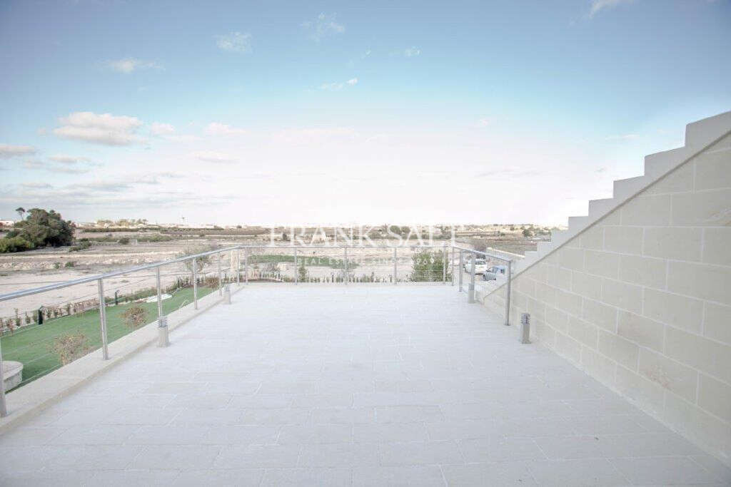 Siggiewi, 3 Bedrooms Bedrooms, ,3 BathroomsBathrooms,For Sale,FRSA-316306