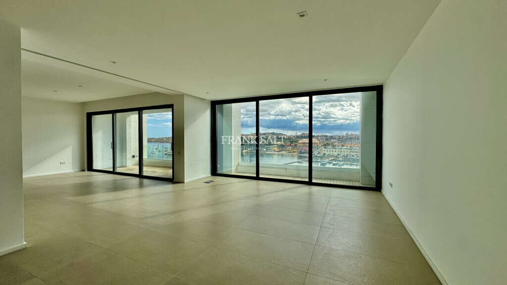 Sliema, 4 Bedrooms Bedrooms, ,4 BathroomsBathrooms,For Sale,FRSA-912774