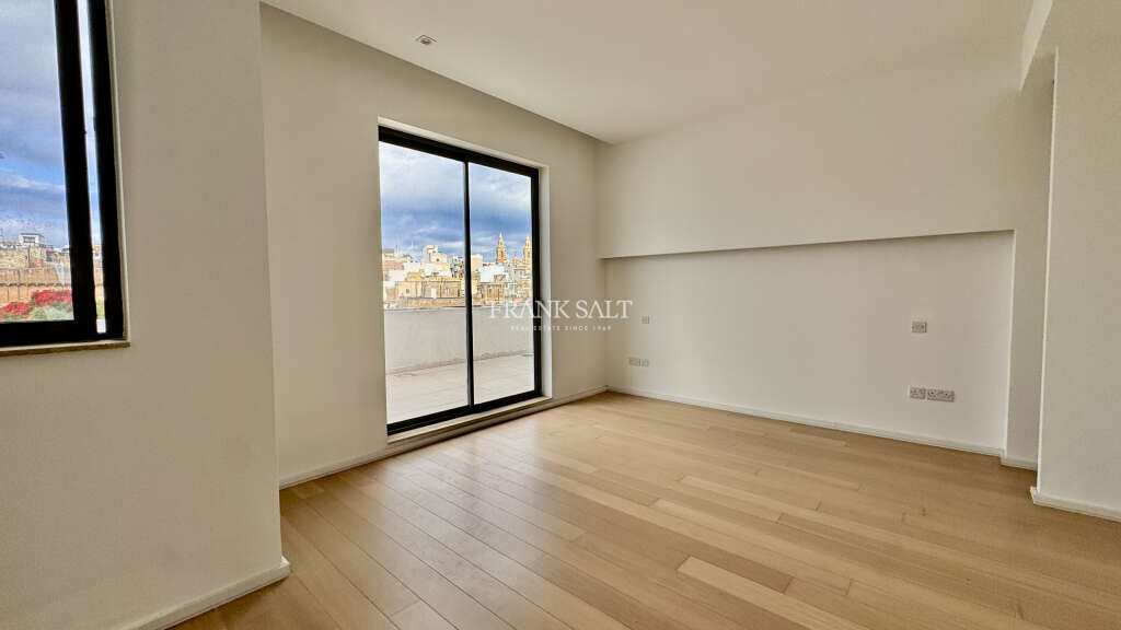 Sliema, 4 Bedrooms Bedrooms, ,4 BathroomsBathrooms,For Sale,FRSA-912774