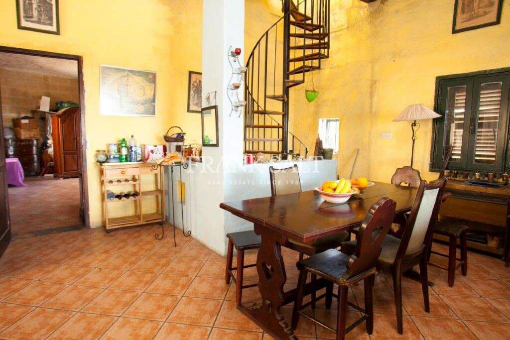 Rabat, 6 Bedrooms Bedrooms, ,6 BathroomsBathrooms,For Sale,FRSA-813970