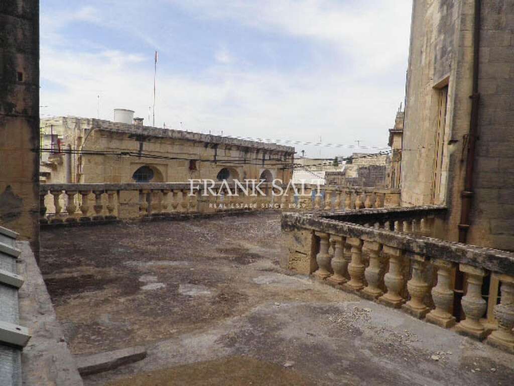 Zebbug, 5 Bedrooms Bedrooms, ,2 BathroomsBathrooms,For Sale,FRSA-812312