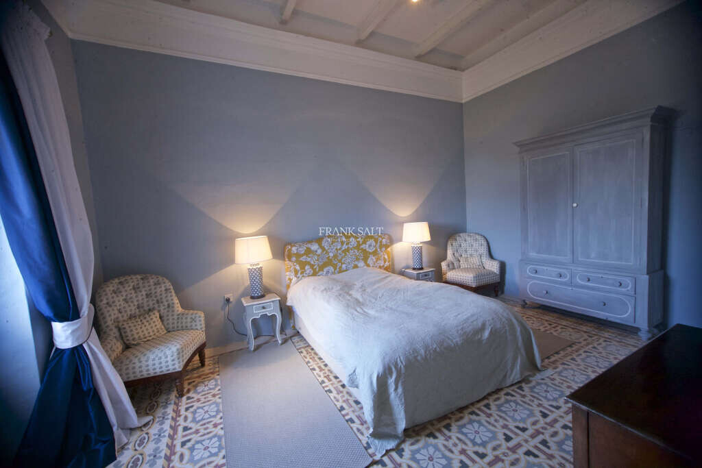 Tarxien, 5 Bedrooms Bedrooms, ,3 BathroomsBathrooms,For Sale,FRSA-811805