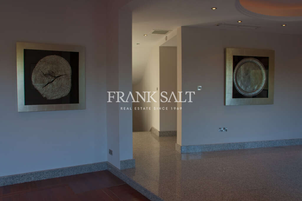 Mosta, 3 Bedrooms Bedrooms, ,3 BathroomsBathrooms,For Sale,FRSA-311993