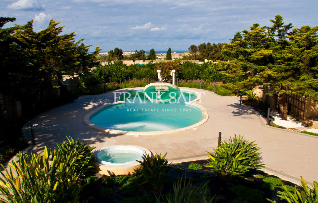 Mosta, 3 Bedrooms Bedrooms, ,3 BathroomsBathrooms,For Sale,FRSA-311993