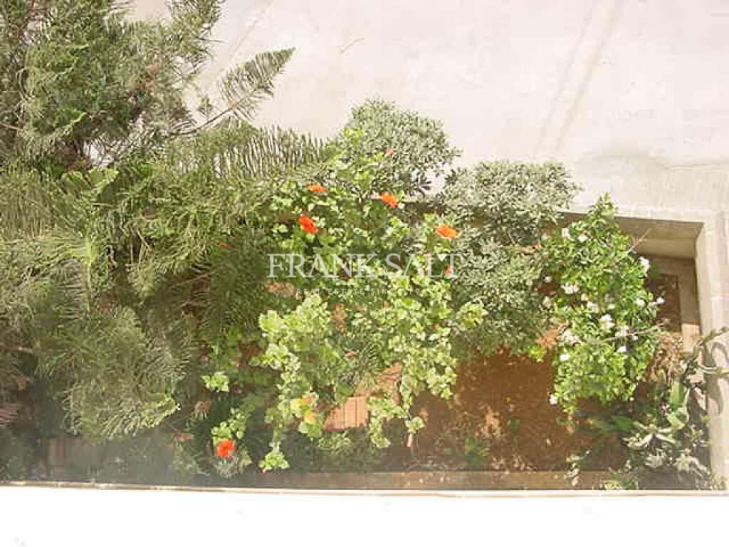 Birkirkara, 4 Bedrooms Bedrooms, ,1 BathroomBathrooms,For Sale,FRSA-305980