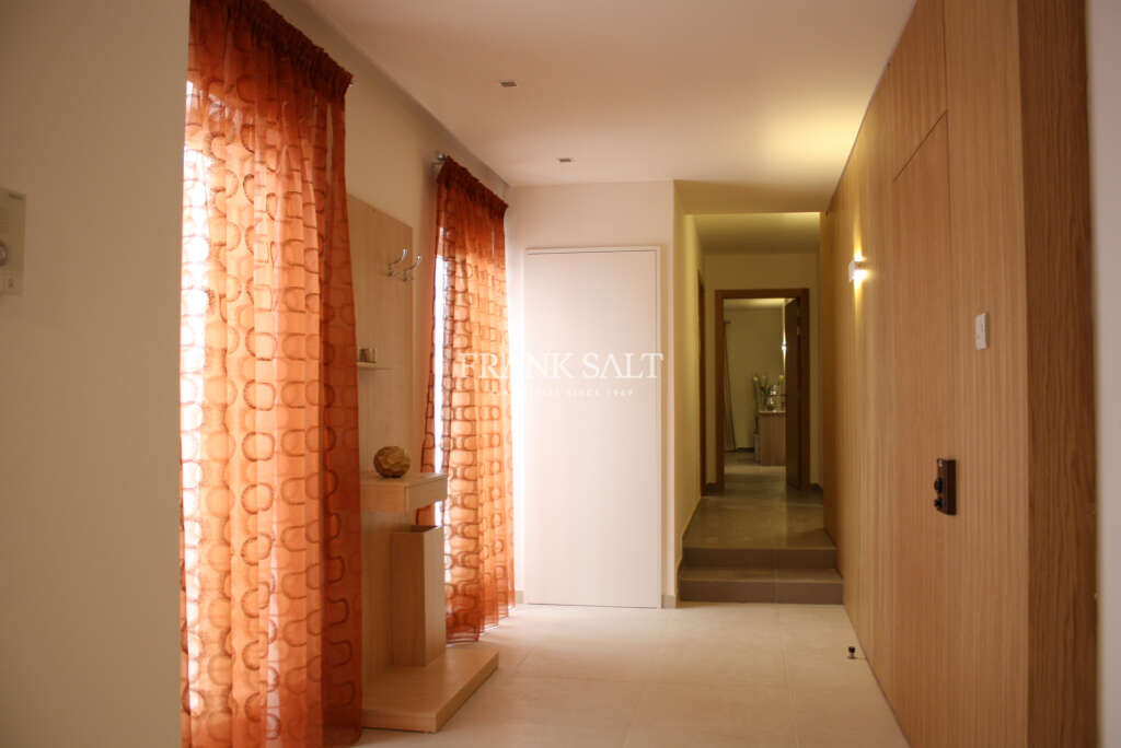 Vittoriosa, 2 Bedrooms Bedrooms, ,1 BathroomBathrooms,For Sale,FRSA-211771