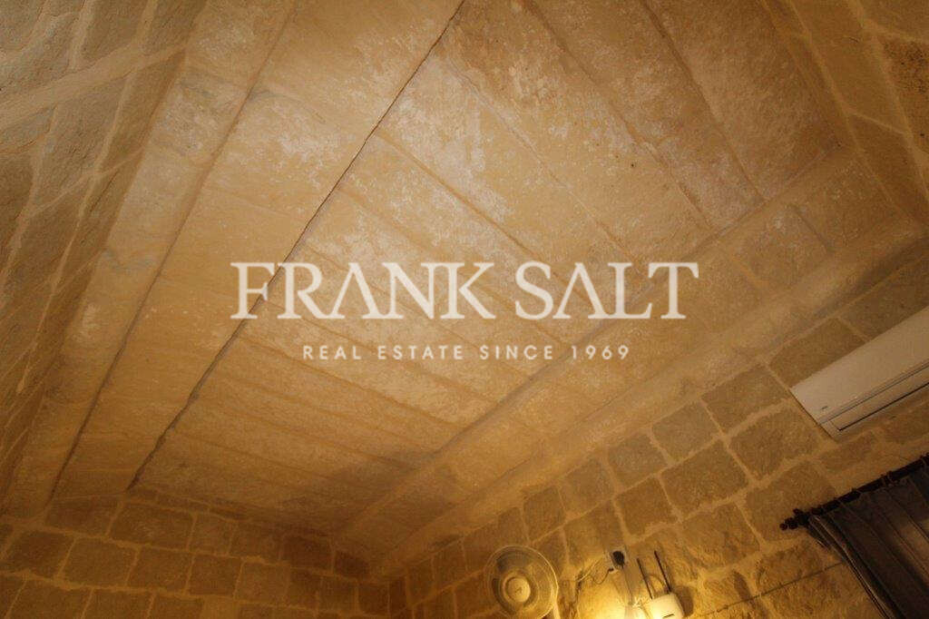 San Lawrenz, Gozo, 6 Bedrooms Bedrooms, ,3 BathroomsBathrooms,For Sale,FRSA-106951