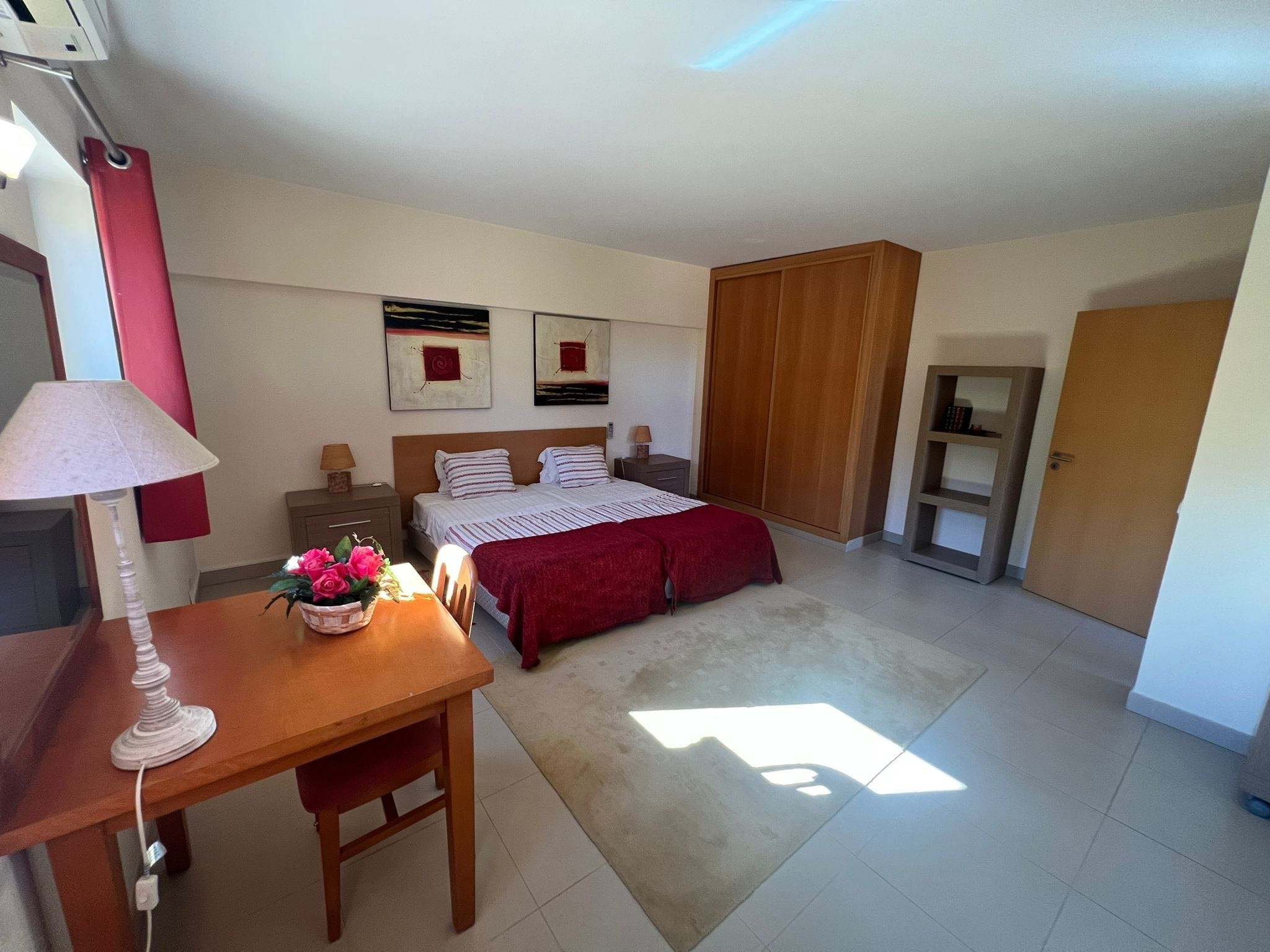 6 Bed, 4 Bath, HouseFor Sale, Lagos, Faro, 8600-319