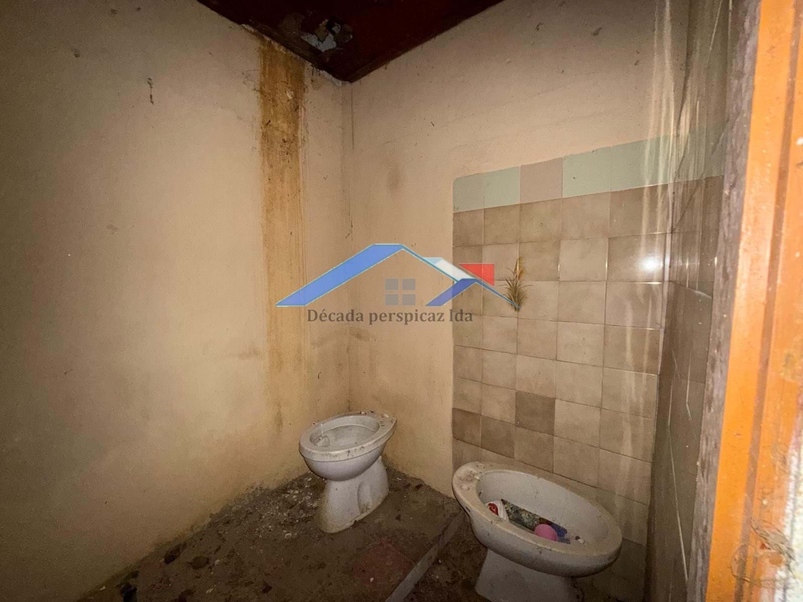 4 Bed, 2 Bath, HouseFor Sale, Coruche, Santarém, 2100