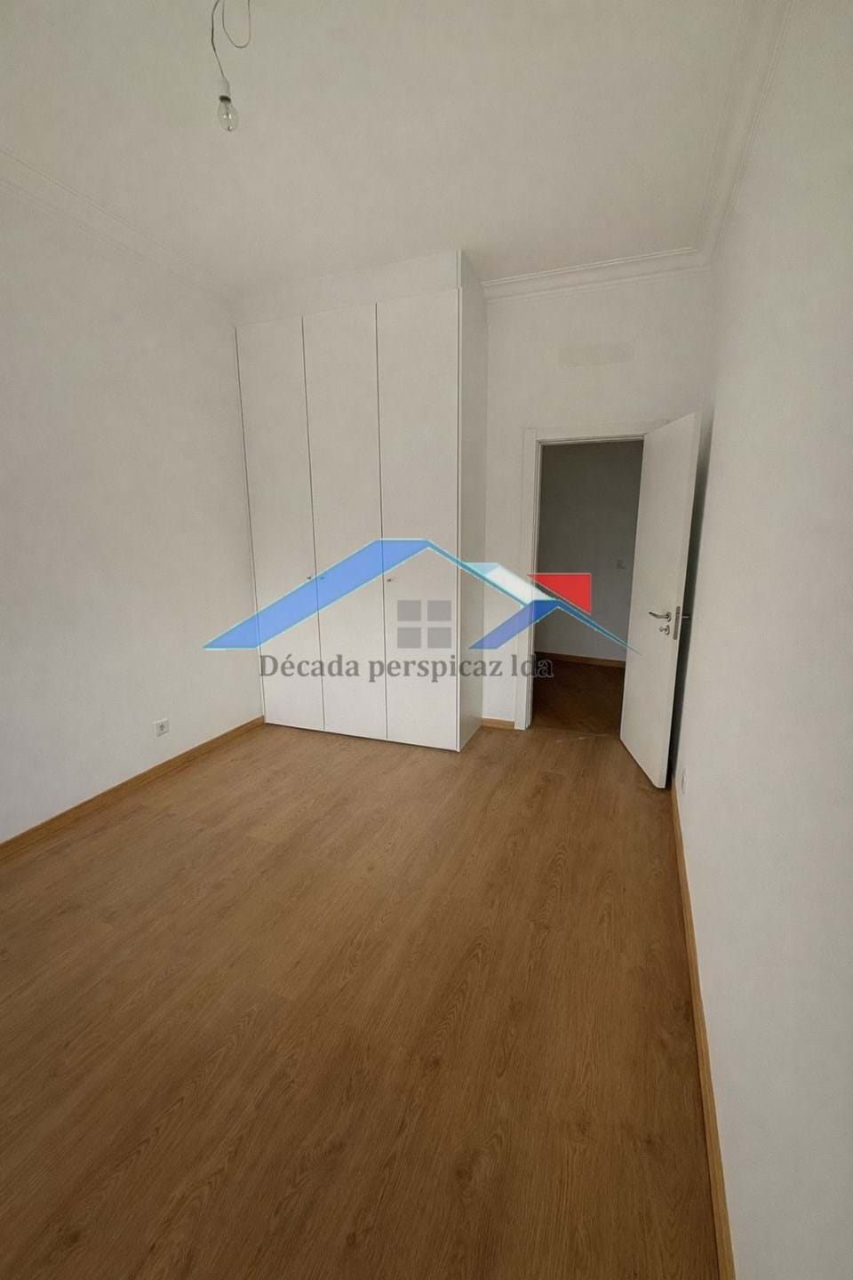 5 Bed, 2 Bath, ApartmentFor Sale, Lisboa, Lisboa, 1800-193