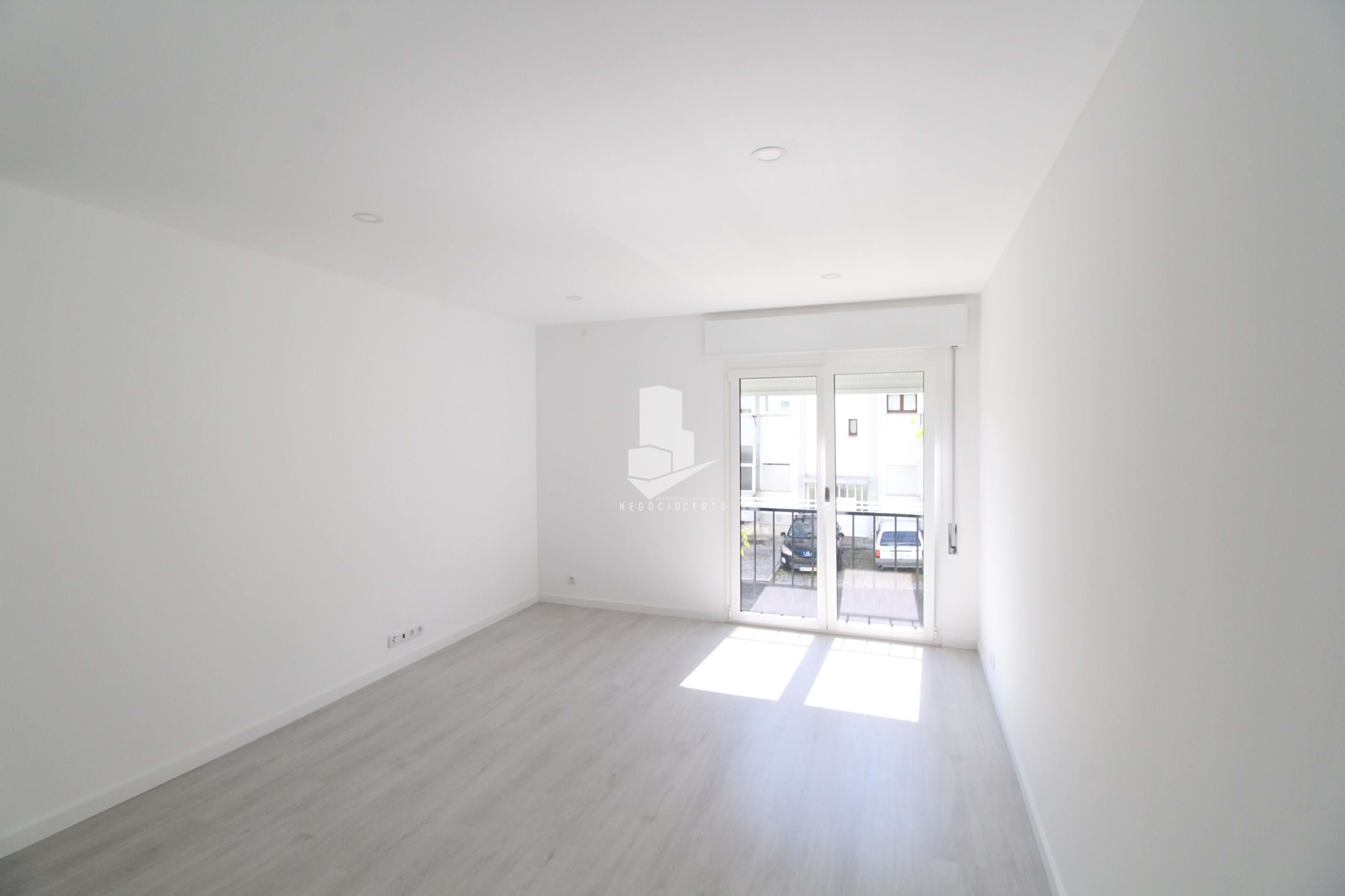 2 Bed, 1 Bath, ApartmentFor Sale, Leiria, Leiria, 2415-312