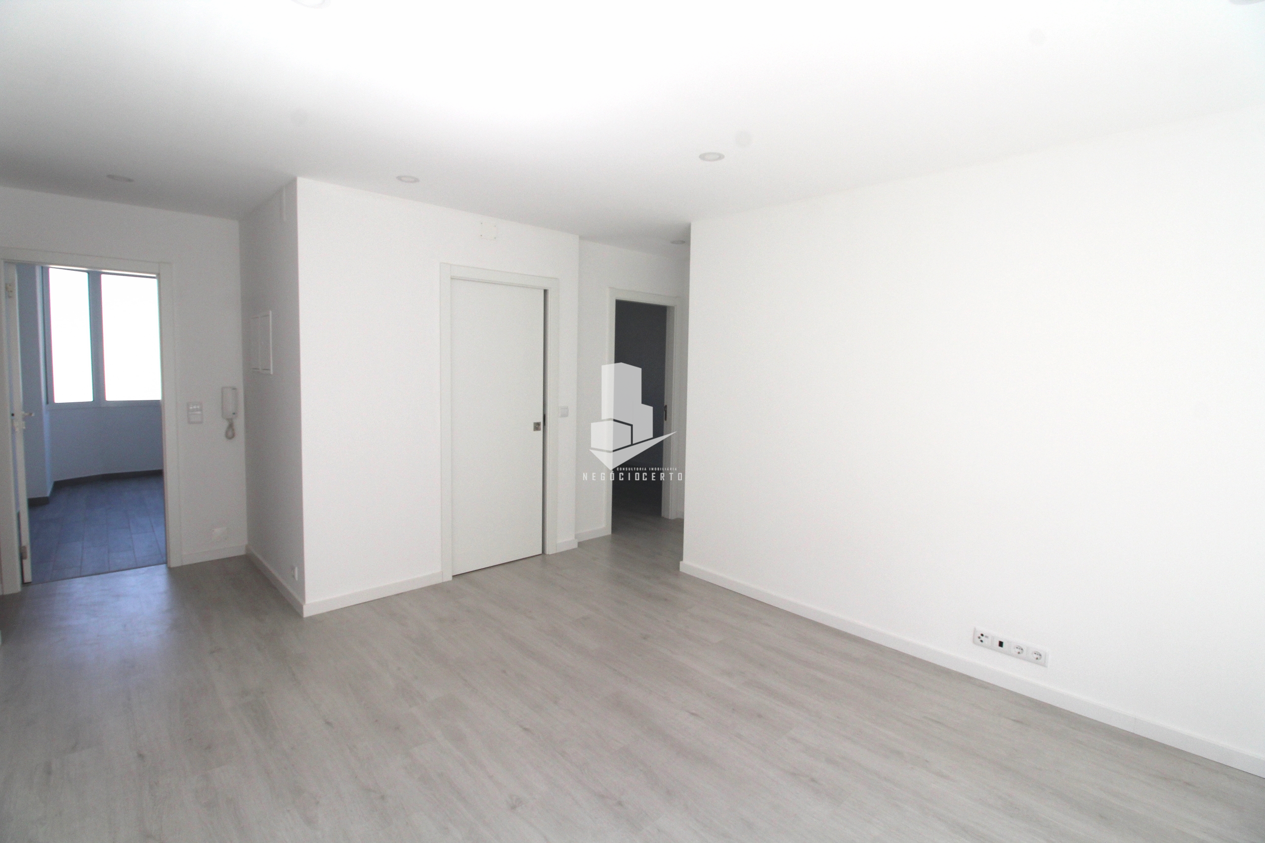 2 Bed, 1 Bath, ApartmentFor Sale, Leiria, Leiria, 2415-312