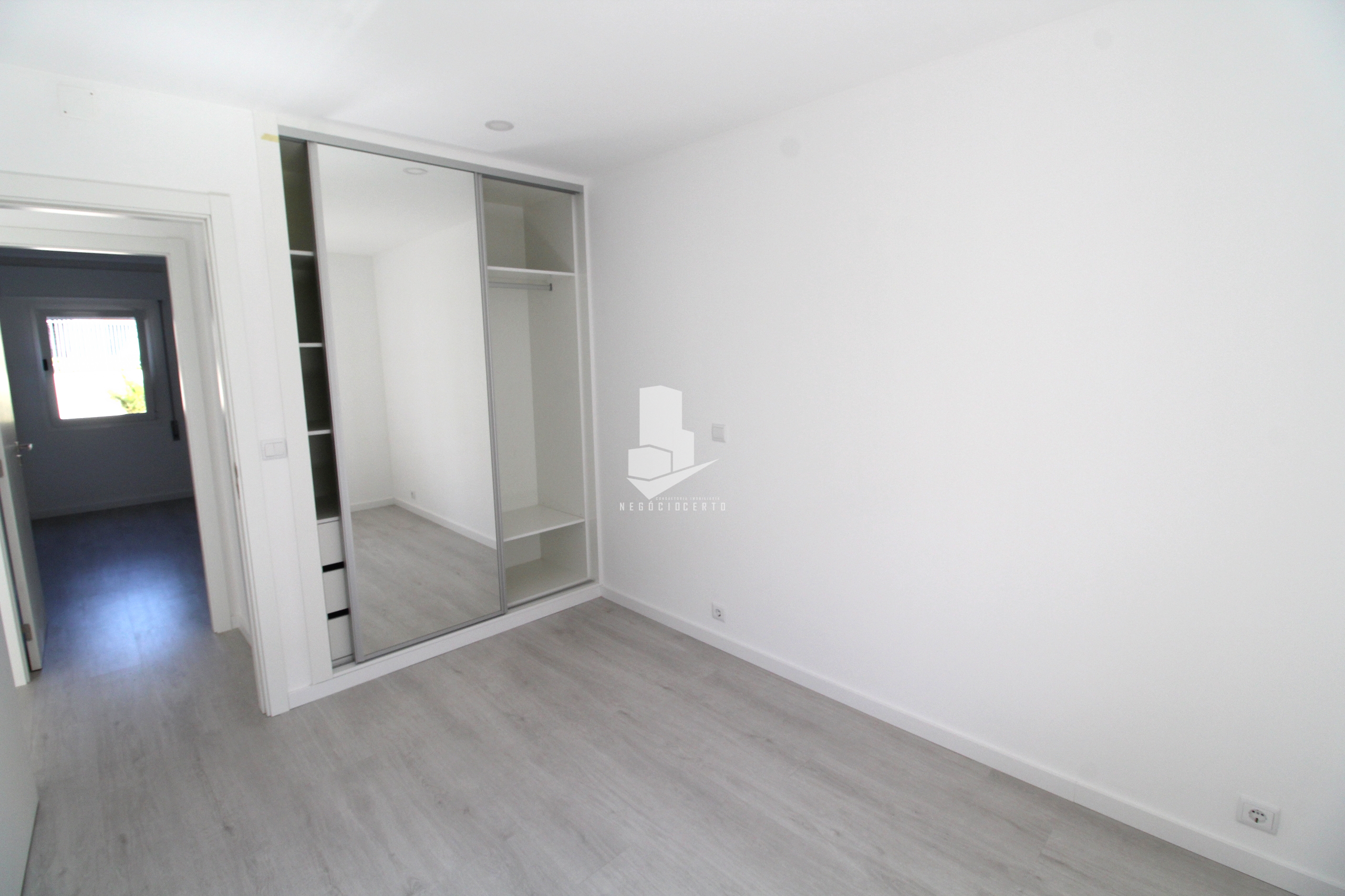 2 Bed, 1 Bath, ApartmentFor Sale, Leiria, Leiria, 2415-312