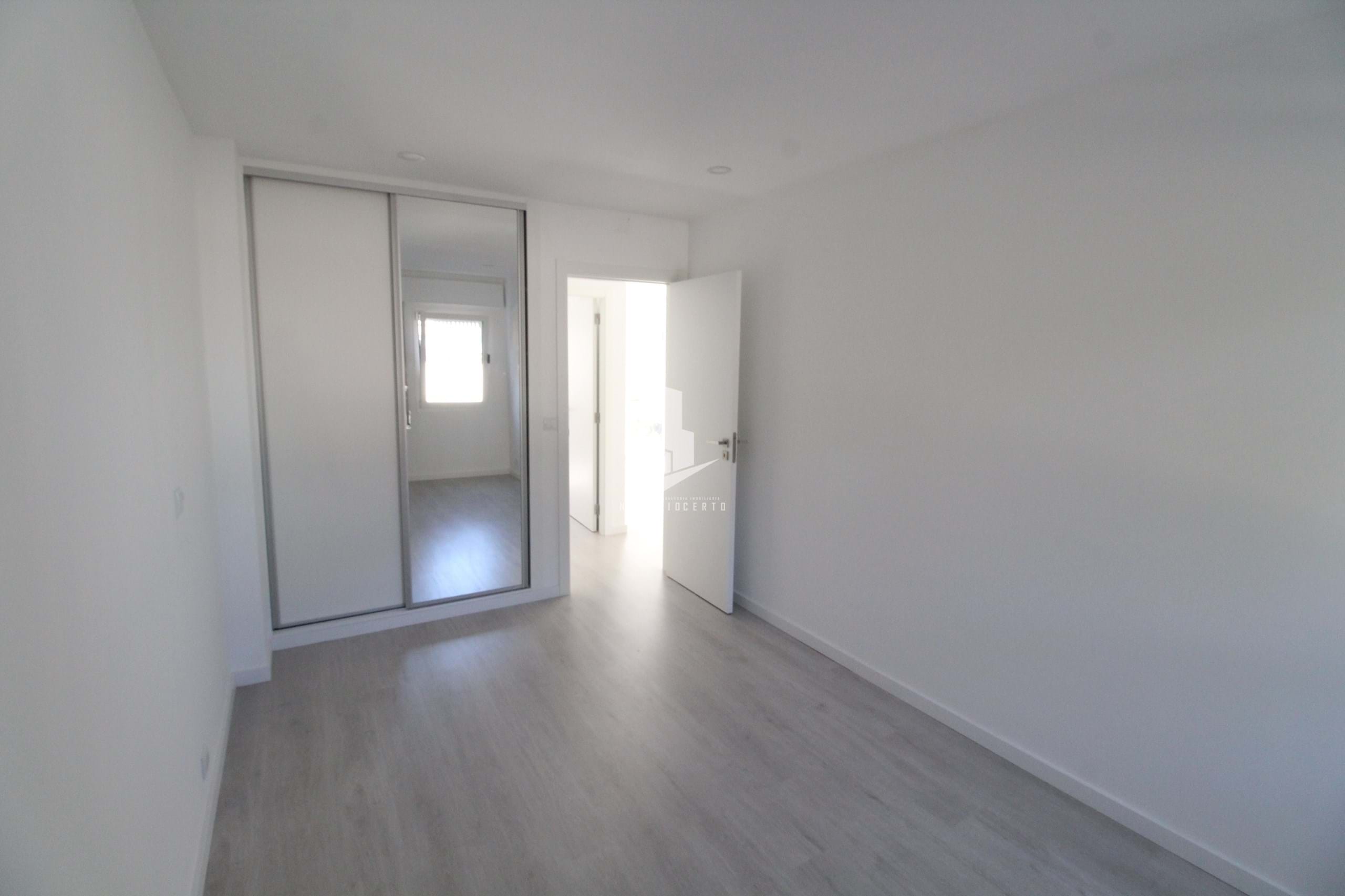 2 Bed, 1 Bath, ApartmentFor Sale, Leiria, Leiria, 2415-312