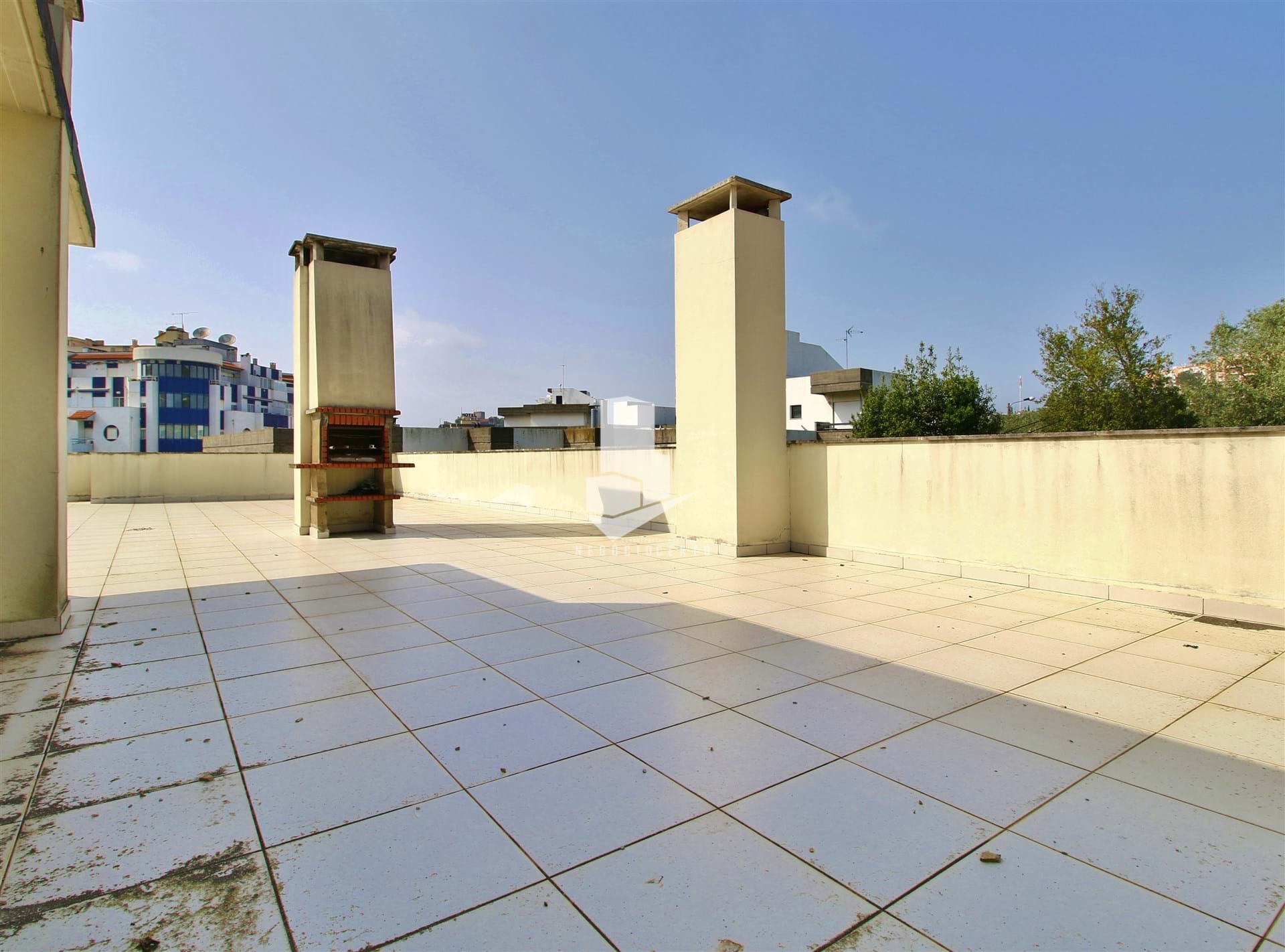 3 Bed, 2 Bath, ApartmentFor Sale, Leiria, Leiria, 2414-003