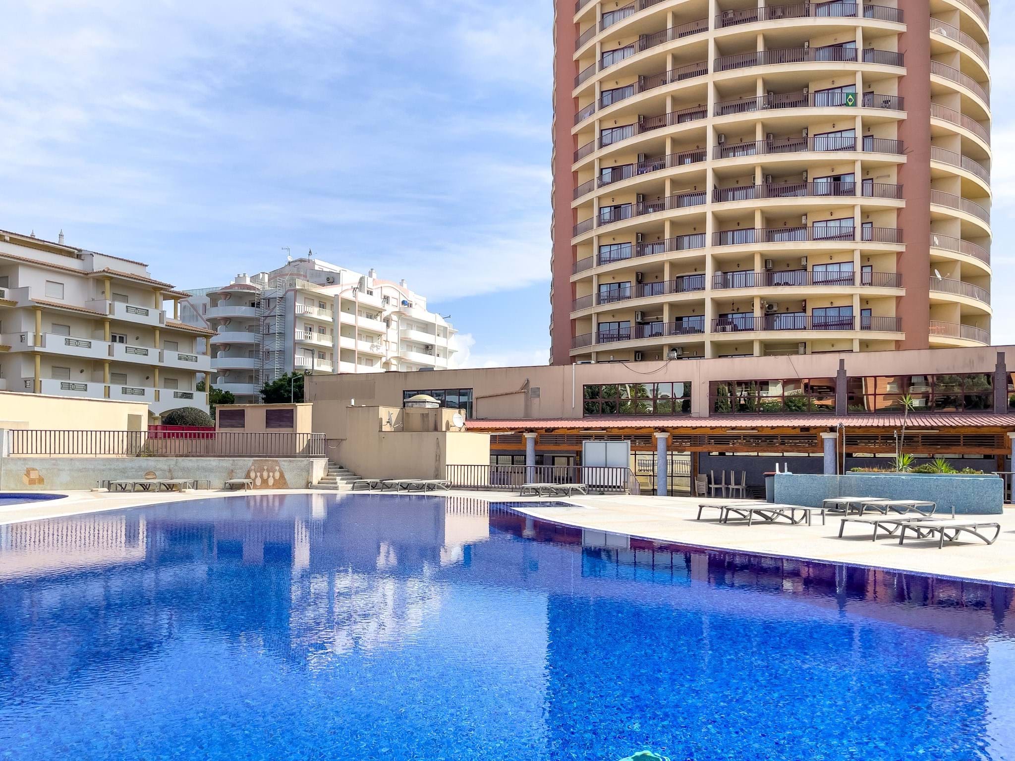 1 Bed, 1 Bath, ApartmentFor Sale, Praia da Rocha, Portimão, Faro, 8500-801