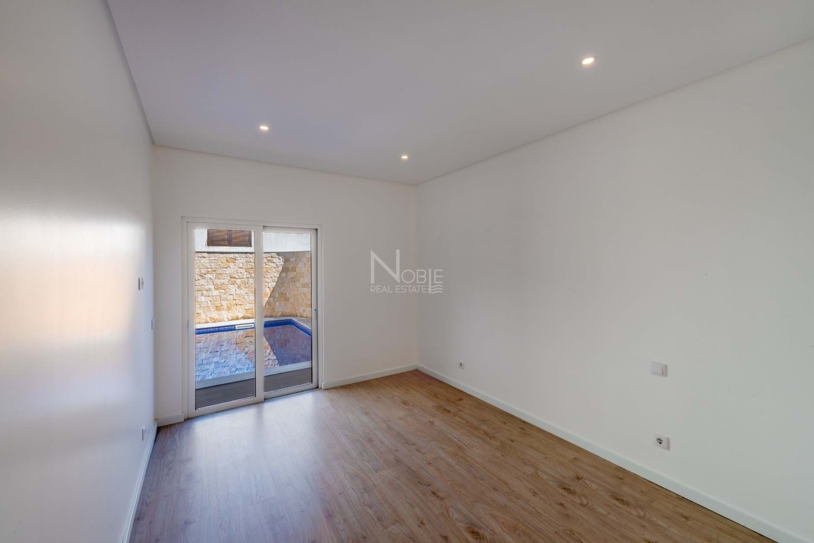 4 Bed, 2 Bath, HouseFor Sale, Lagoa, Faro