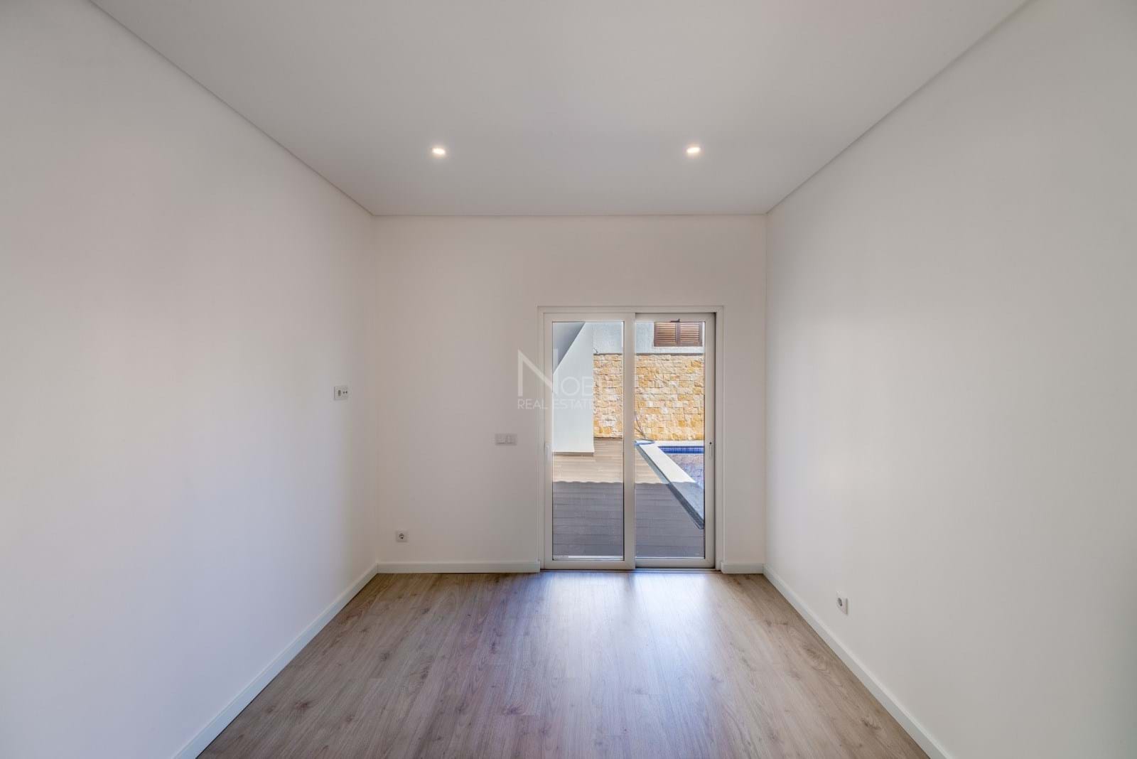 4 Bed, 2 Bath, HouseFor Sale, Lagoa, Faro