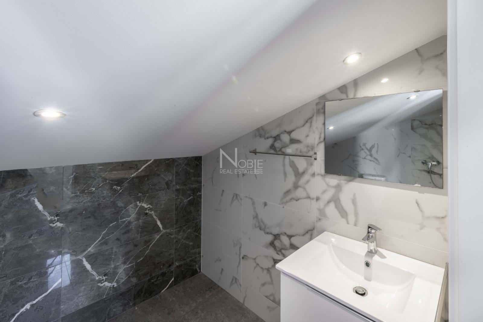 4 Bed, 2 Bath, HouseFor Sale, Lagoa, Faro