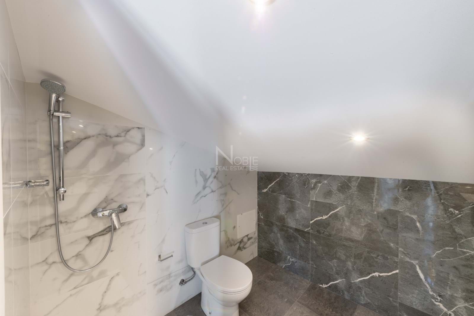 4 Bed, 2 Bath, HouseFor Sale, Lagoa, Faro