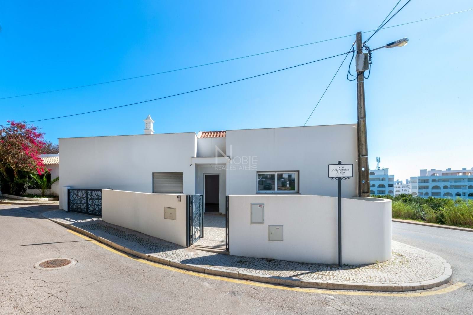 4 Bed, 2 Bath, HouseFor Sale, Lagoa, Faro