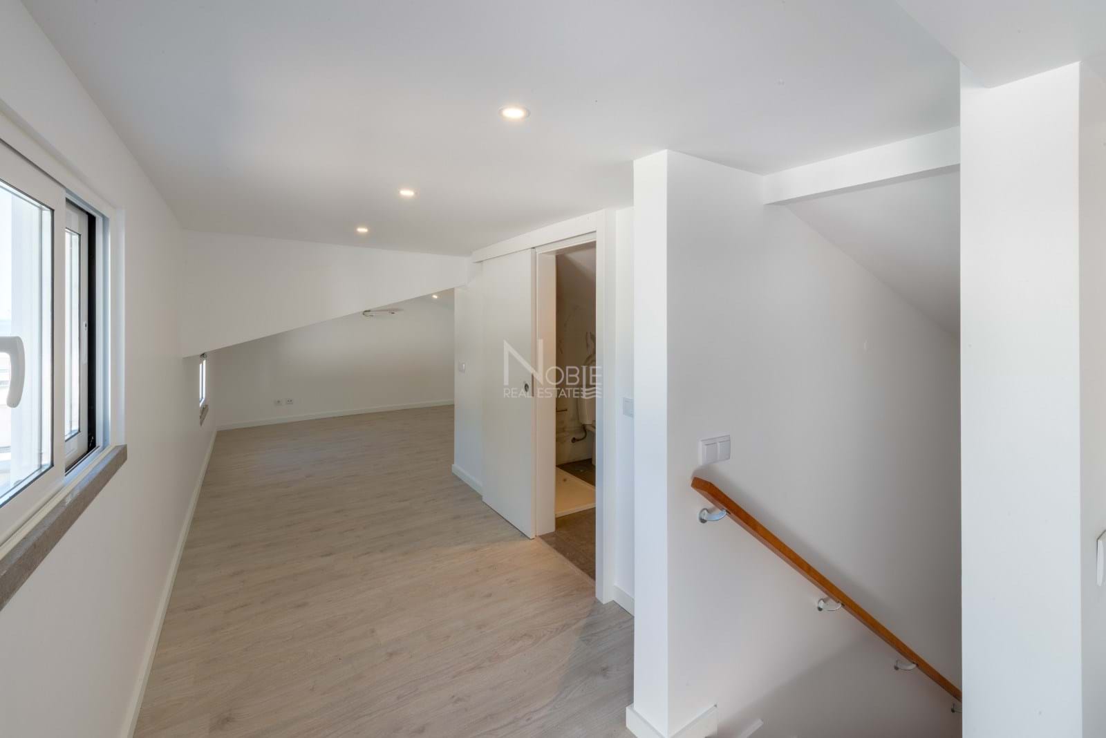 4 Bed, 2 Bath, HouseFor Sale, Lagoa, Faro