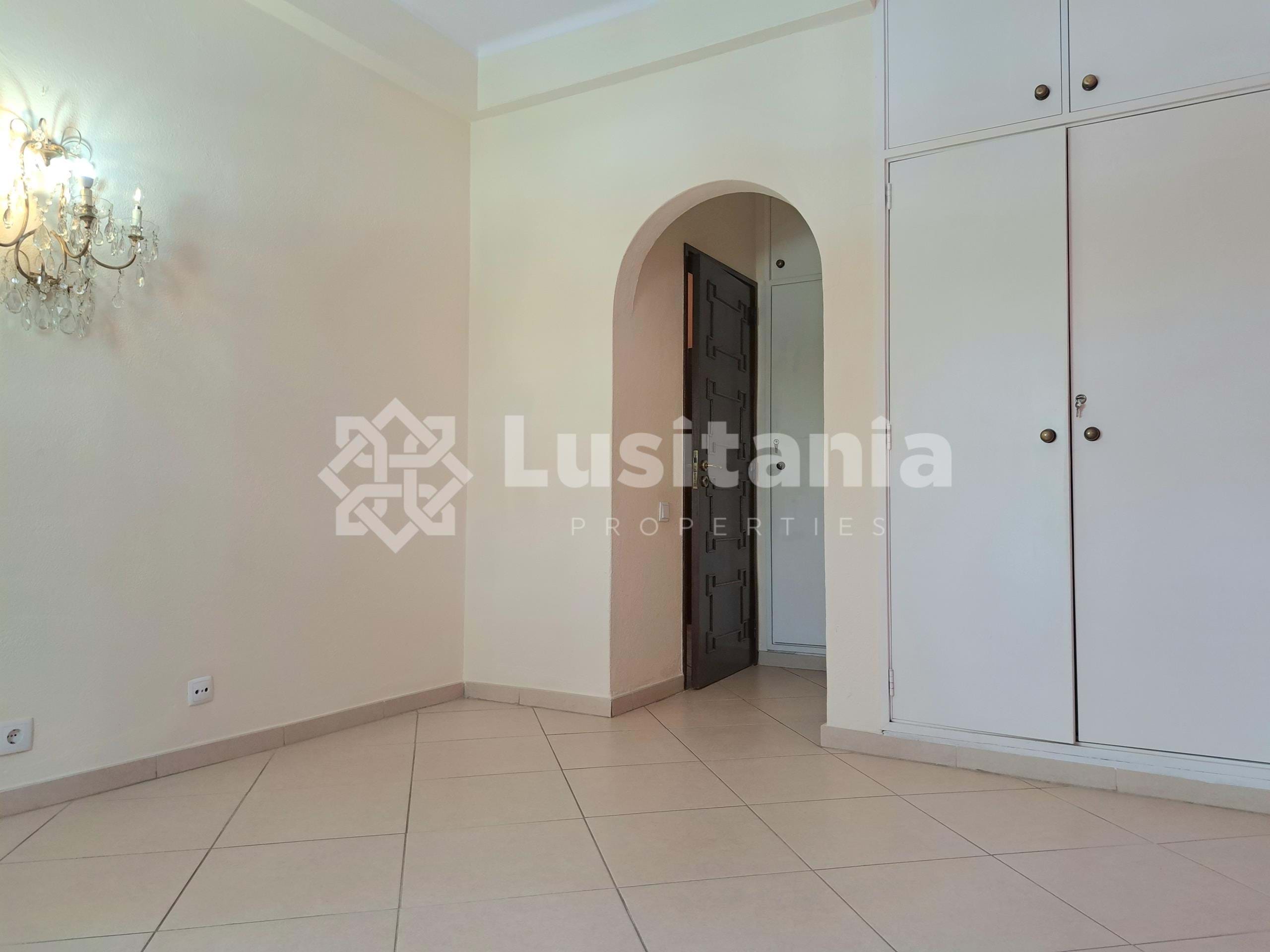 2 Bed, 2 Bath, ApartmentFor Sale, Quarteira, Loulé, Faro, 8125-507