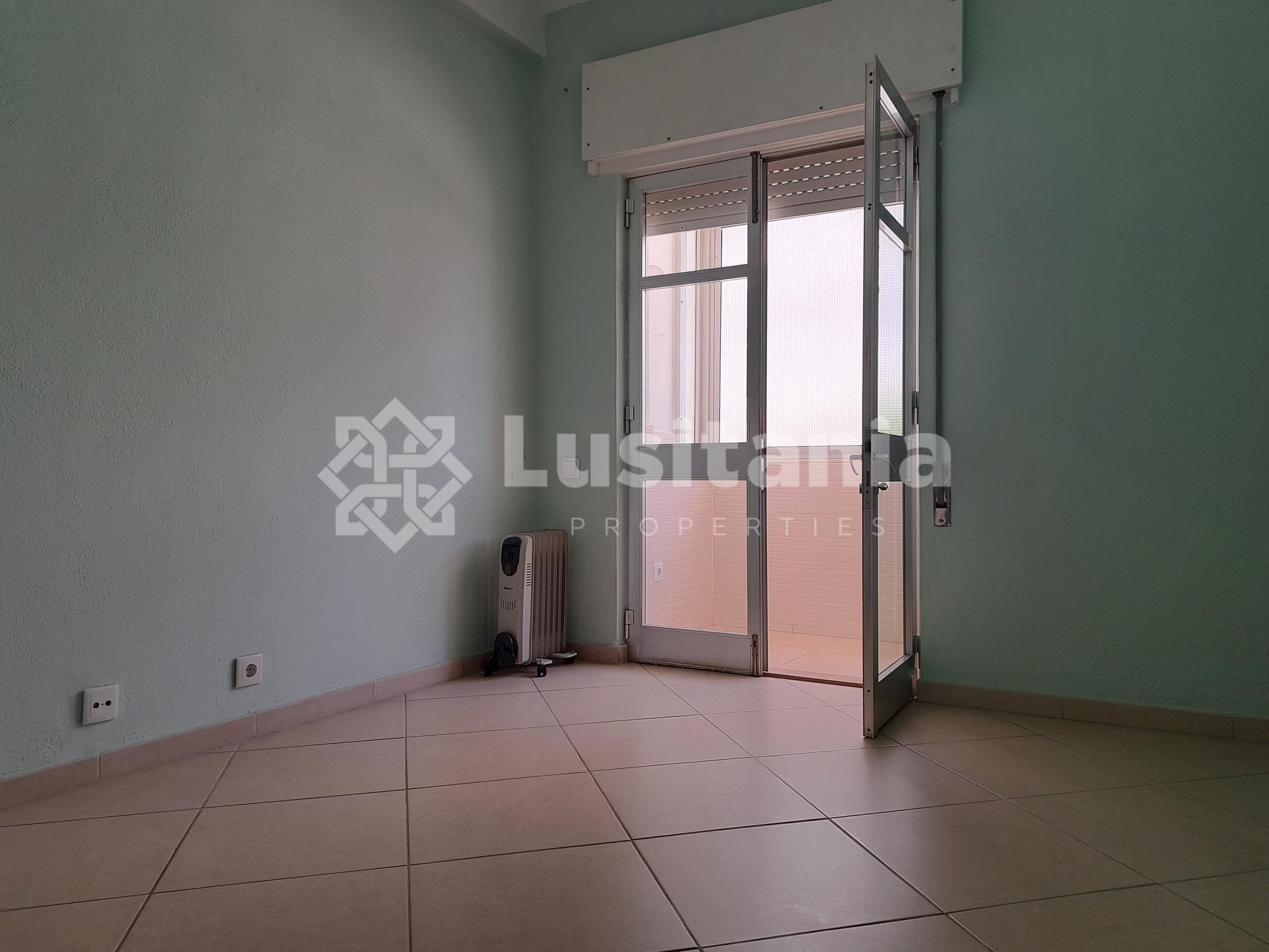 2 Bed, 2 Bath, ApartmentFor Sale, Quarteira, Loulé, Faro, 8125-507
