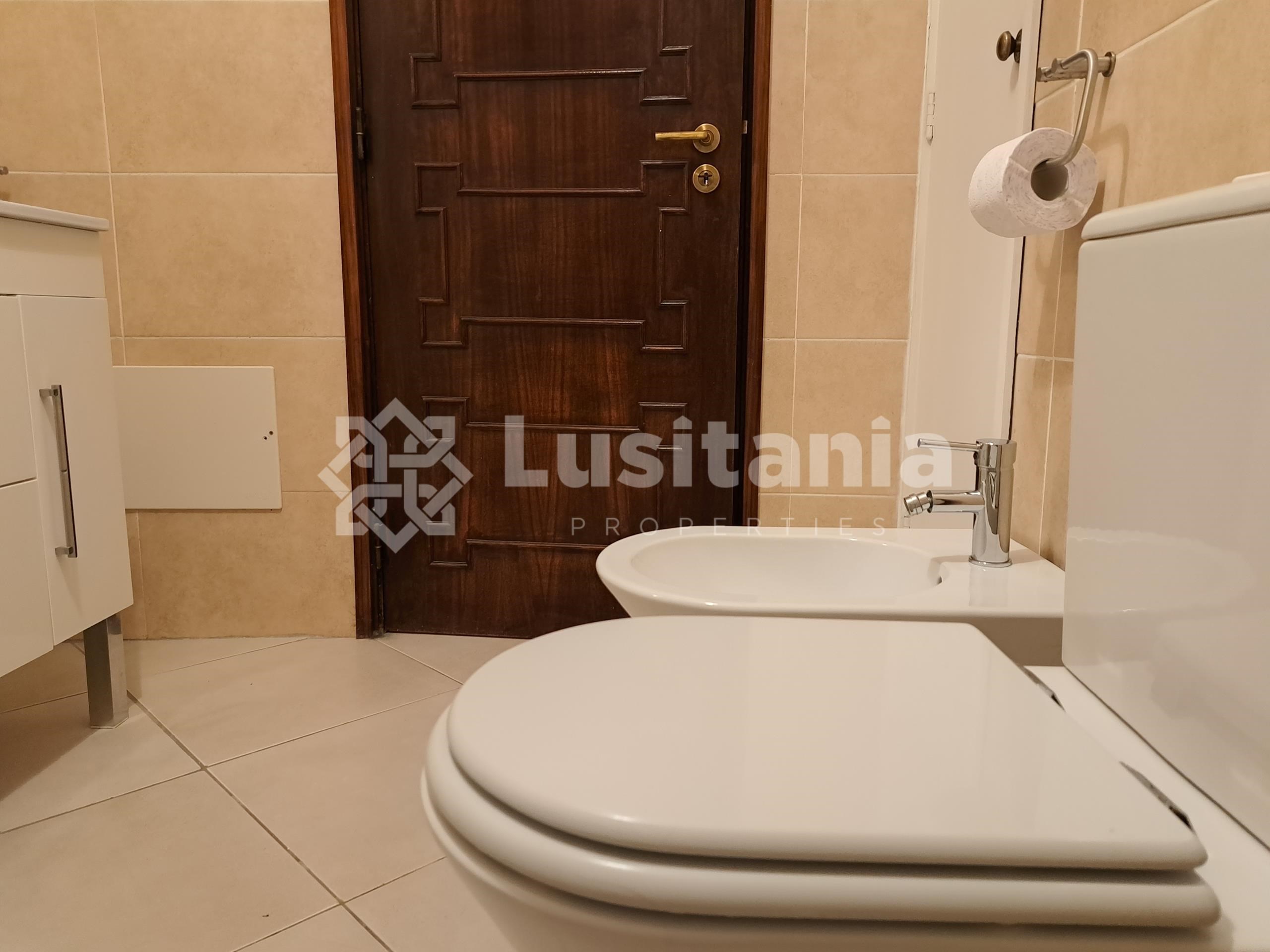 2 Bed, 2 Bath, ApartmentFor Sale, Quarteira, Loulé, Faro, 8125-507